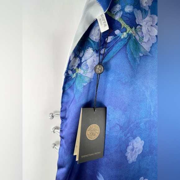 SHENG TANG PEONY 100% Silk Wrap/Shaw Convertible 20x70 Blue, Ivory, New w/tags - Picture 5 of 13